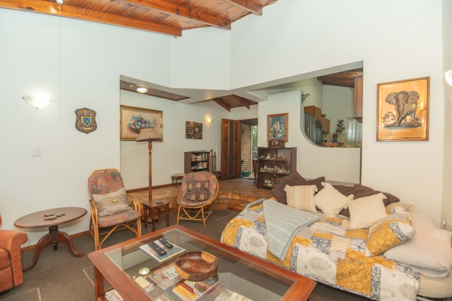 6 Bedroom Property for Sale in Bluewater Bay Eastern Cape
